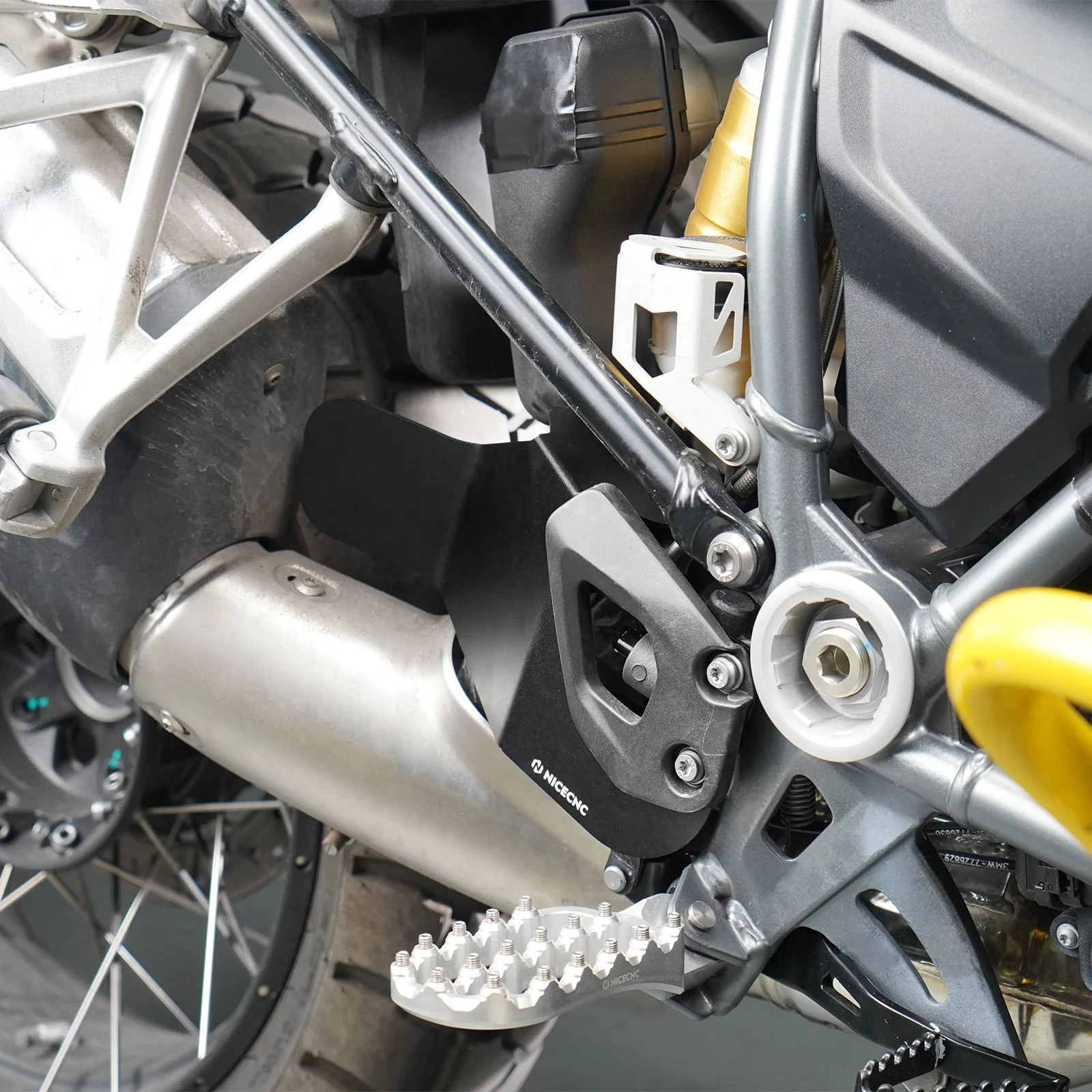 Anti-Heat Spoiler For BMW R1250GS Adventure 2018-2023 - Image 2