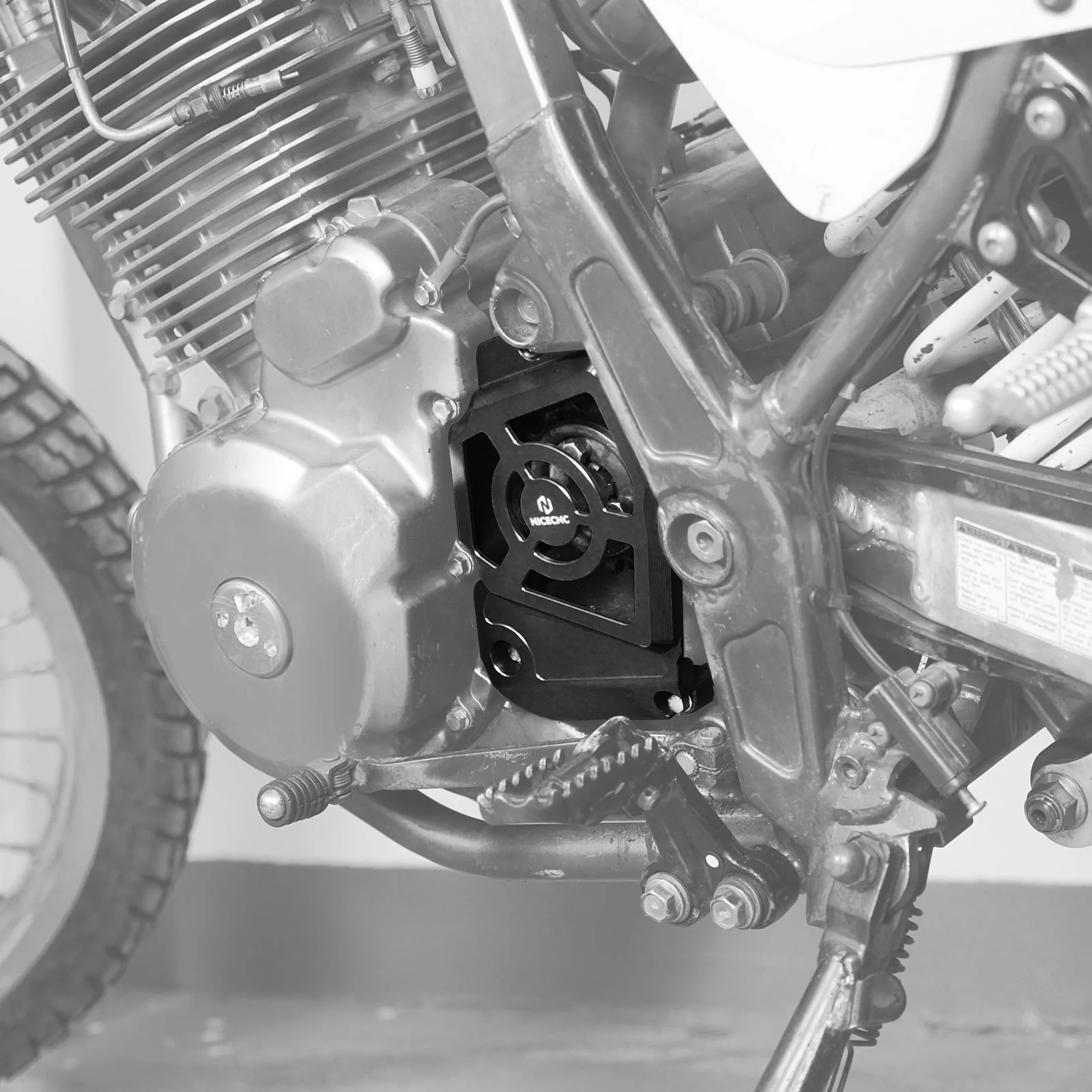Engine Sprocket Cover Chain Guard Case Saver For Suzuki DR650 S / SE - Image 4