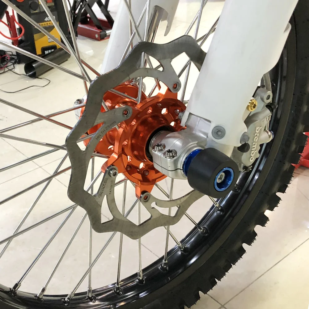 Front Axle Slider Crash Pads For KTM 125-500 Husqvarna - Image 3