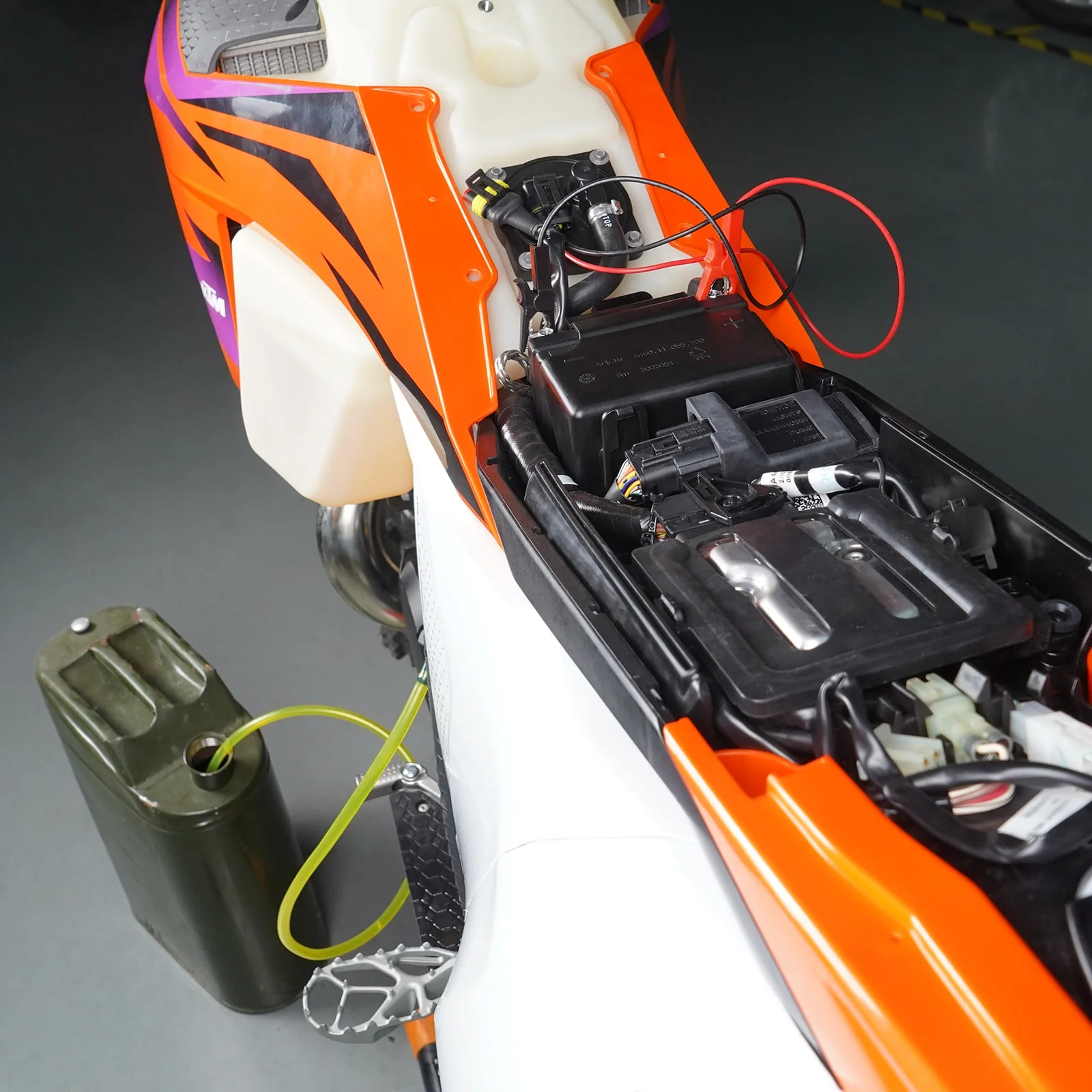 Fuel Pump Tester and Transfer Kit For KTM Husqvarna GASGAS - Image 9