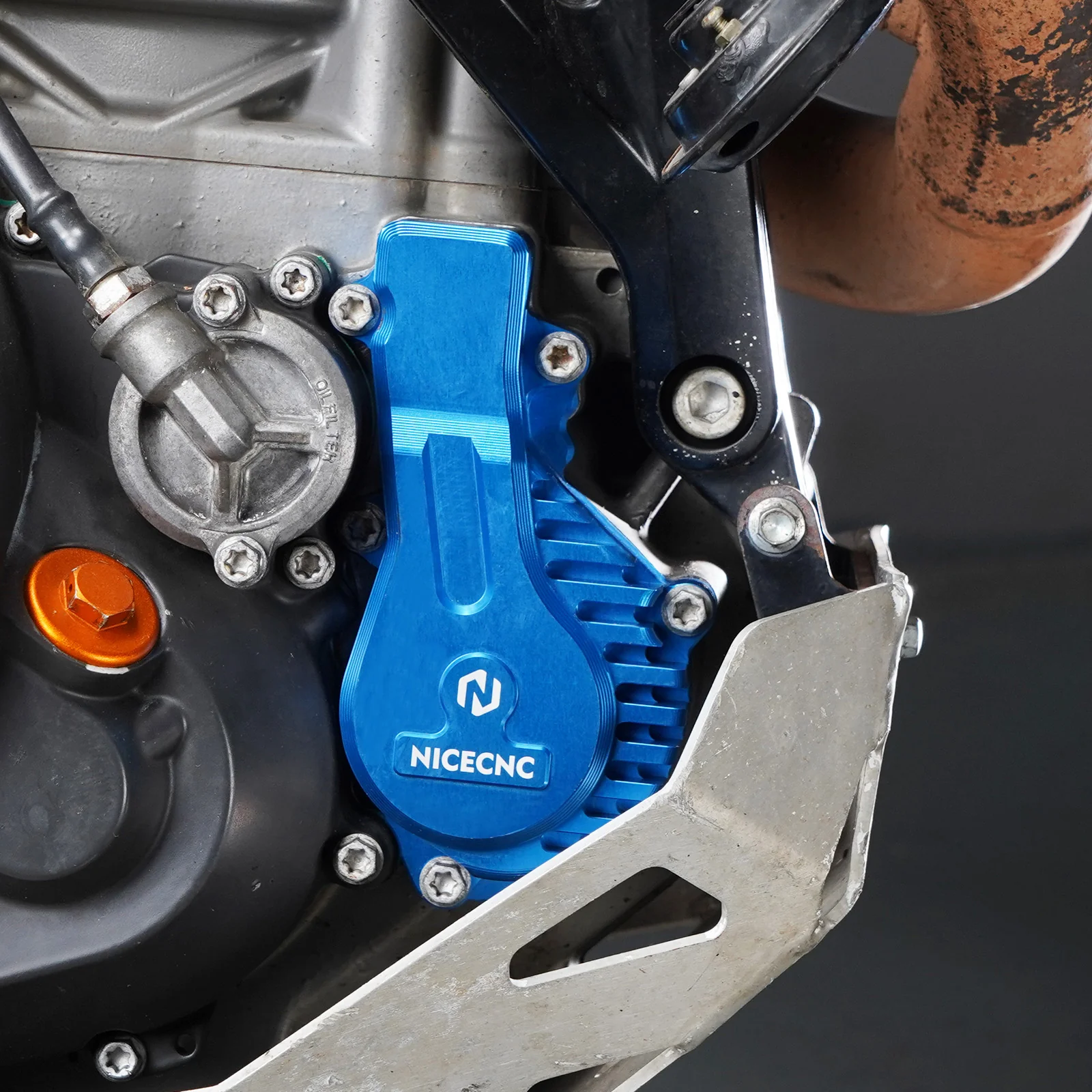 Finned Water Pump Cover Guard For Husqvarna 701 Enduro SM 2016–2025 - Image 7