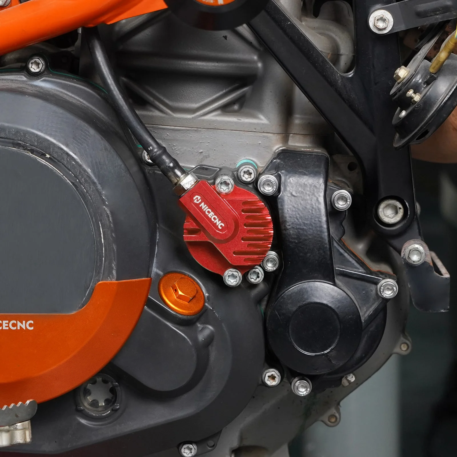 Engine Oil Filter Cap Cover For Husqvarna 701 Enduro Supermoto Vitpilen Svartpilen - Image 4