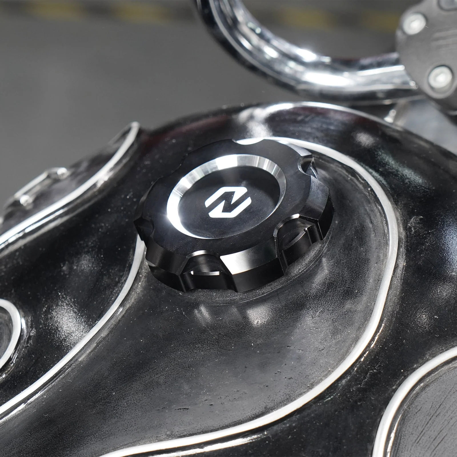 Gas Fuel Tank Cap Cover For Harley Sportster 1200 48 XL Iron 883 XL883N - Image 3