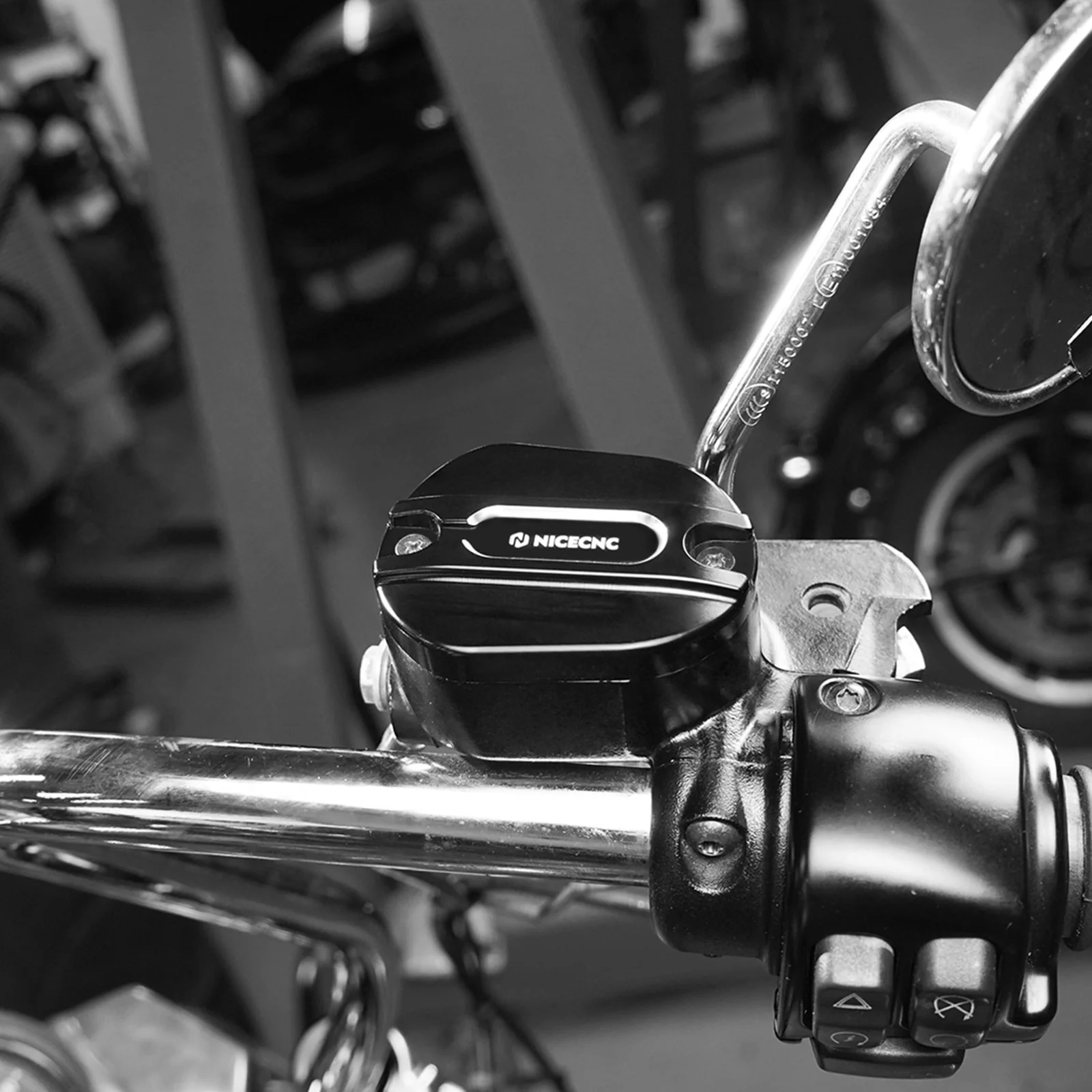 Front Brake Reservoir Master Cylinder Cover Cap For Harley Sportster 1200 883 48 72 XL - Image 3