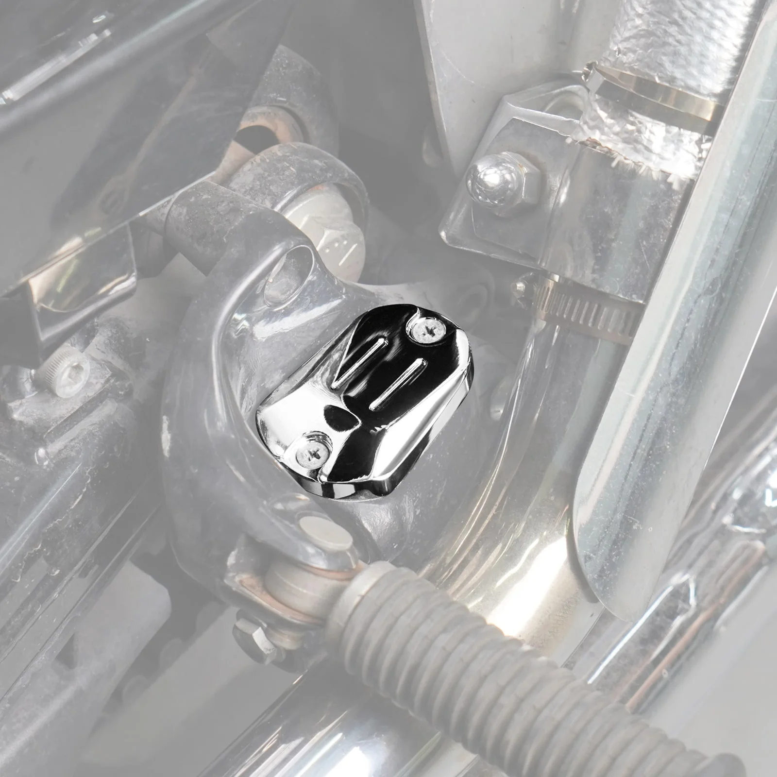 Rear Brake Master Cylinder Cover Cap For Harley Sportster 1200 48 Iron 883 XL - Image 4