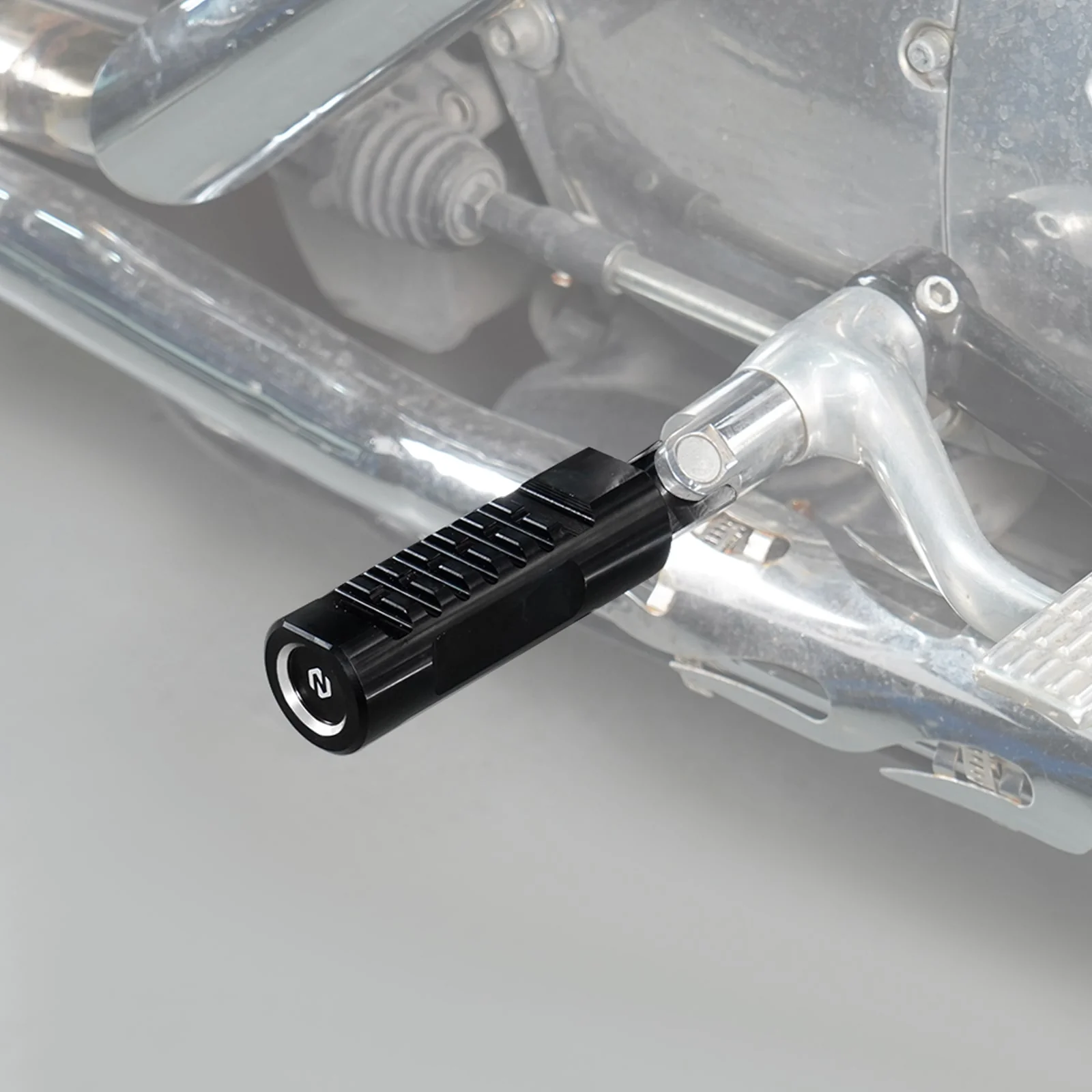 Front Rider Foot Pegs Footrests Set For Harley Sportster 1200 Iron 883 XL Roadster - Image 3