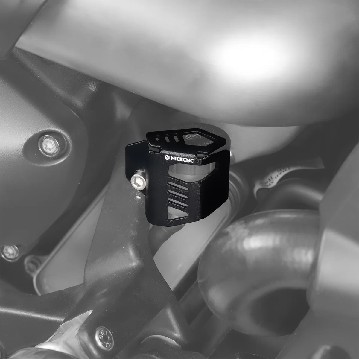 Rear Brake Reservoir Guard Pump Fluid Tank Cover For Harley Sportster S 1250 - Image 2