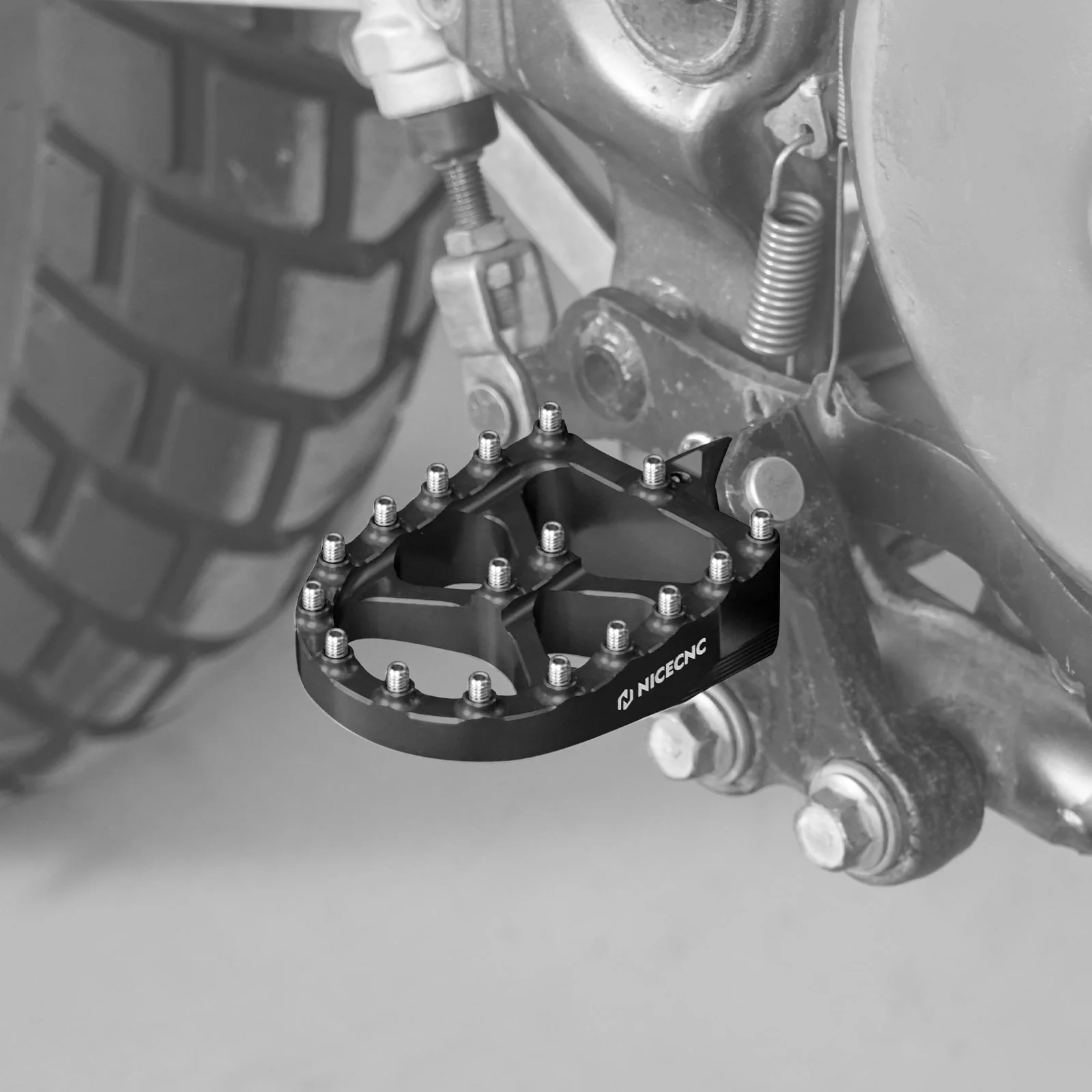 Enlarged Forged Wide Foot Pegs Footrest Pedals For Suzuki DR650 S / SE 1996-2025 - Image 2