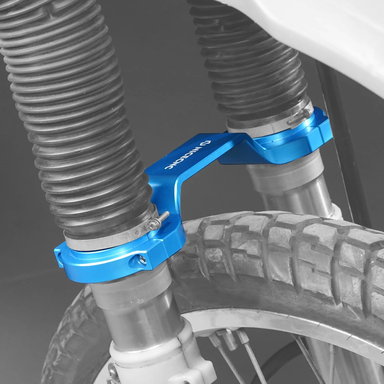 Front Fork Stabilizer Brace Clamp Bracket For Suzuki DR650 S / SE 1996-2024 - Image 3